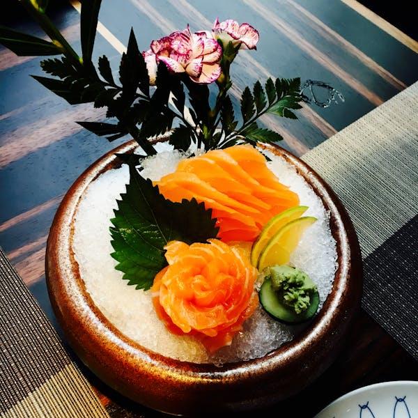 Sashimi cá hồi